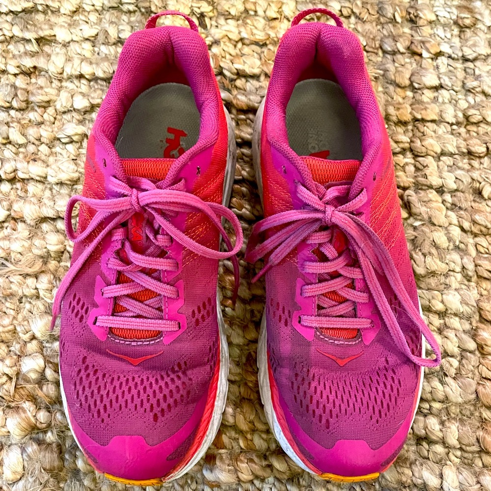 Women’s Hoka One size 7